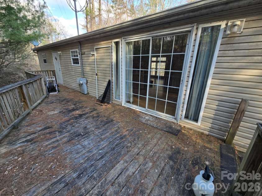 6 Woodland Street, Spruce Pine, NC 28777.  MLS# CAR4364212, YatesRealty ID 8092. 