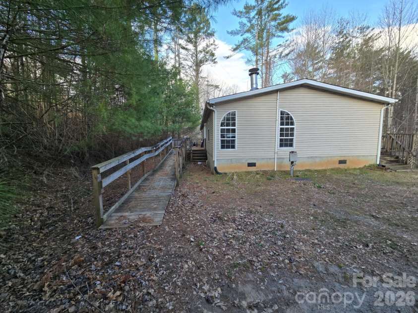 6 Woodland Street, Spruce Pine, NC 28777.  MLS# CAR4364212, YatesRealty ID 8092. 