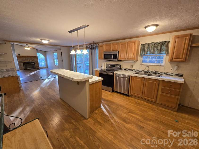 6 Woodland Street, Spruce Pine, NC 28777.  MLS# CAR4364212, YatesRealty ID 8092. 