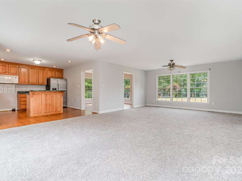 8885 Brandon Circle, Concord, NC 28025.  MLS# CAR4282737, YatesRealty ID 8093. 
