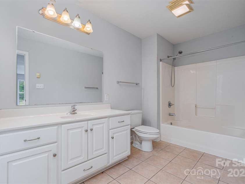 8885 Brandon Circle, Concord, NC 28025.  MLS# CAR4282737, YatesRealty ID 8093. 