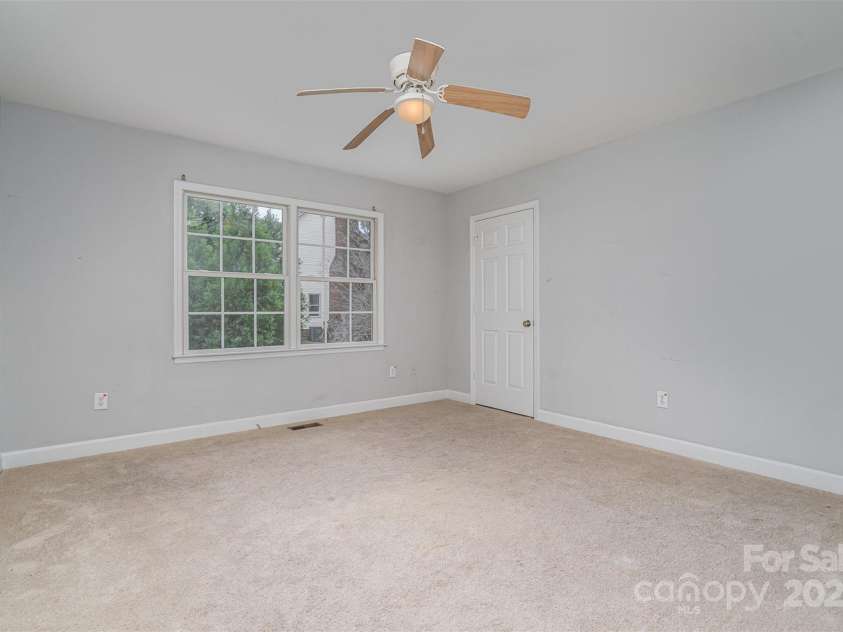 8885 Brandon Circle, Concord, NC 28025.  MLS# CAR4282737, YatesRealty ID 8093. 