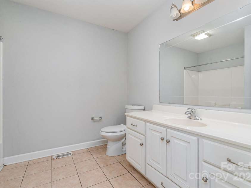 8885 Brandon Circle, Concord, NC 28025.  MLS# CAR4282737, YatesRealty ID 8093. 