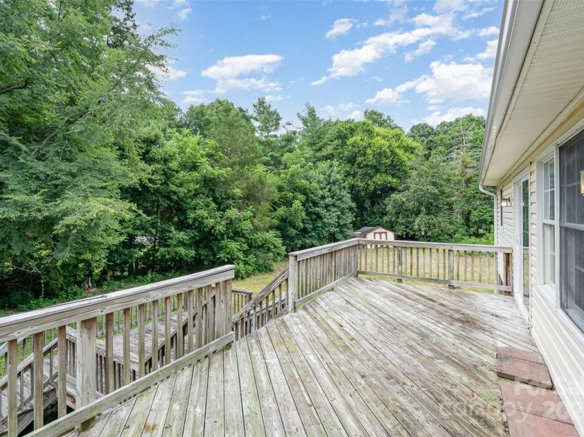 8885 Brandon Circle, Concord, NC 28025.  MLS# CAR4282737, YatesRealty ID 8093. 