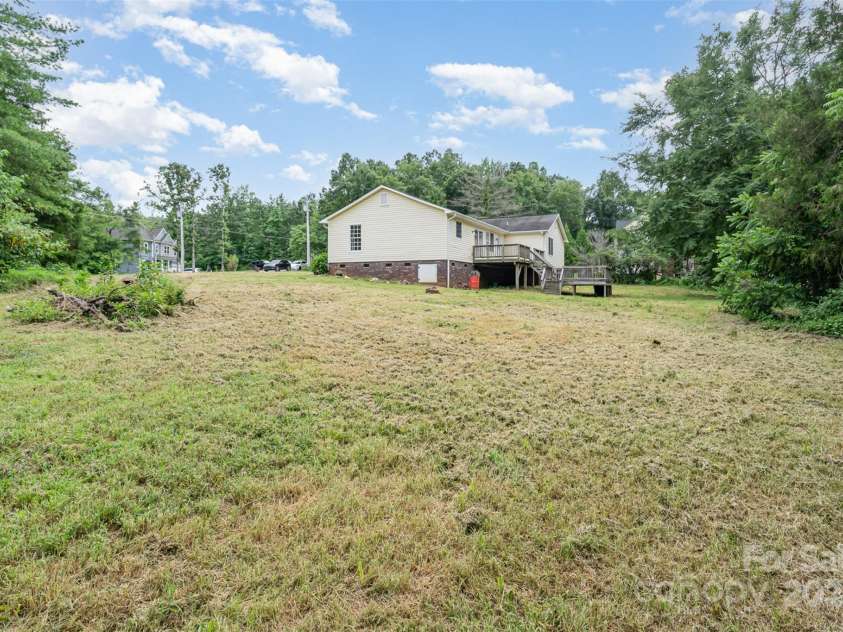 8885 Brandon Circle, Concord, NC 28025.  MLS# CAR4282737, YatesRealty ID 8093. 