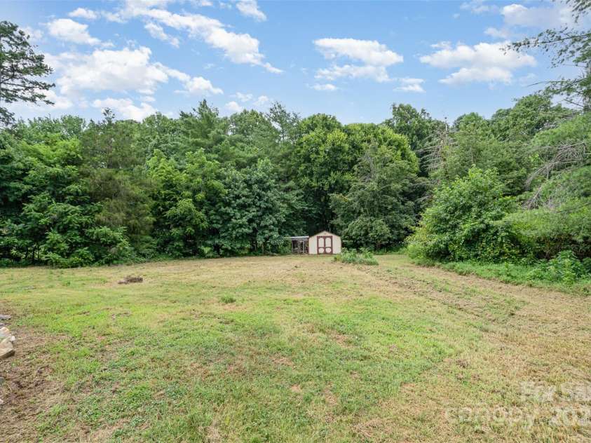 8885 Brandon Circle, Concord, NC 28025.  MLS# CAR4282737, YatesRealty ID 8093. 