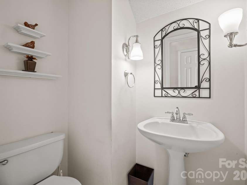 3001 Pennridge Place, Matthews, NC 28105.  MLS# CAR4364261, YatesRealty ID 8094. 