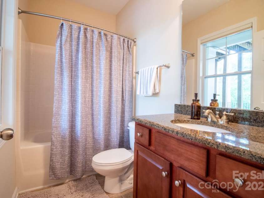 609 Sunfish Lane, Tega Cay, SC 29708.  MLS# CAR4233683, YatesRealty ID 8096. Lower Level Full Bathroom