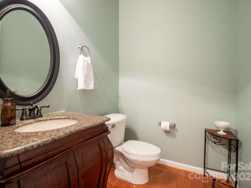 609 Sunfish Lane, Tega Cay, SC 29708.  MLS# CAR4233683, YatesRealty ID 8096. Main Level Half Bath
