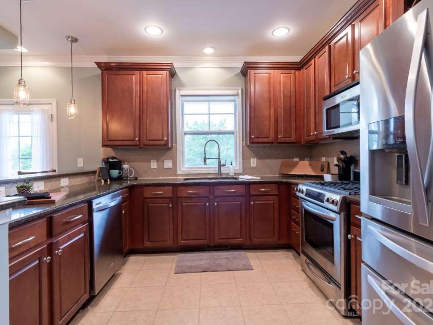 609 Sunfish Lane, Tega Cay, SC 29708.  MLS# CAR4233683, YatesRealty ID 8096. Main Level Kitchen