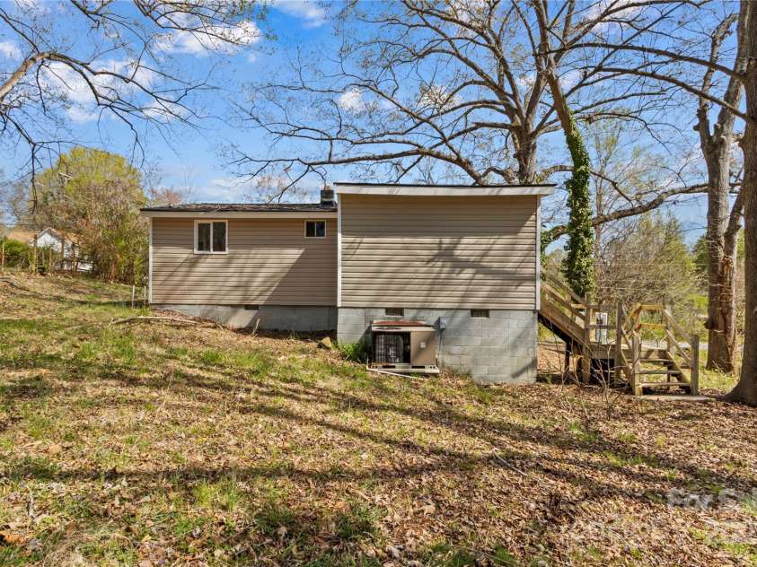 216 Georgia Avenue, Bessemer City, NC 28016.  MLS# CAR4240222, YatesRealty ID 8098. 