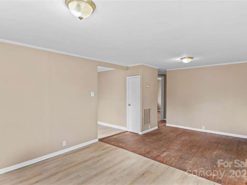 216 Georgia Avenue, Bessemer City, NC 28016.  MLS# CAR4240222, YatesRealty ID 8098. 