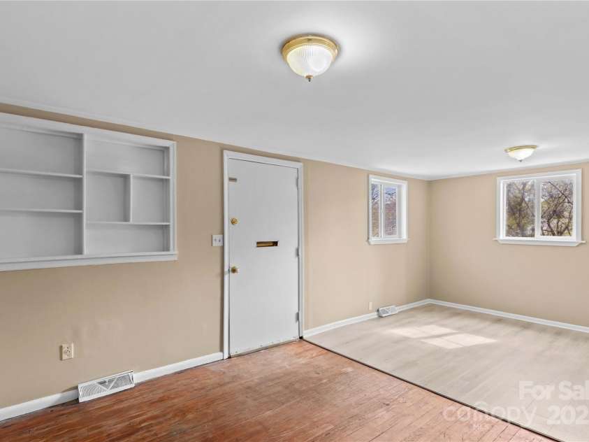 216 Georgia Avenue, Bessemer City, NC 28016.  MLS# CAR4240222, YatesRealty ID 8098. Open Floor Plan