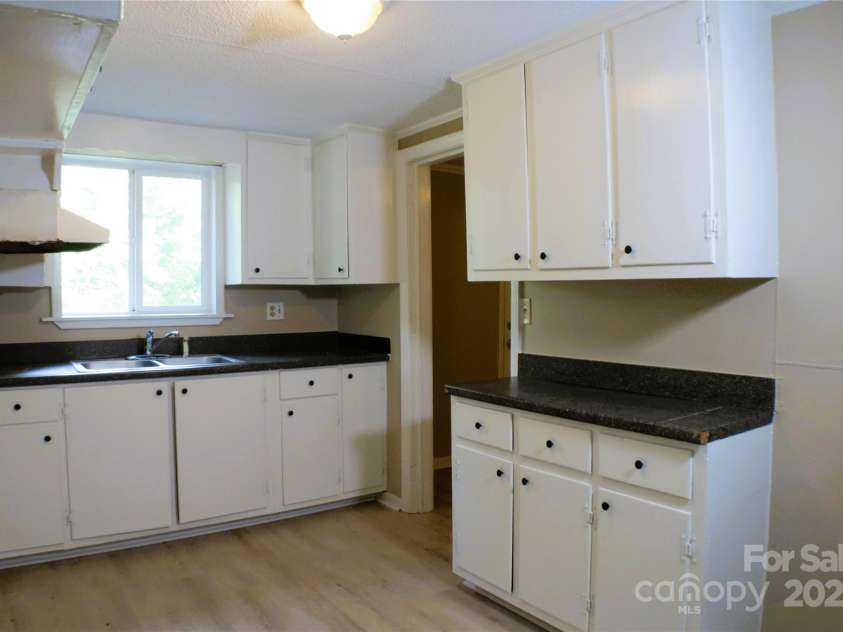 216 Georgia Avenue, Bessemer City, NC 28016.  MLS# CAR4295353, YatesRealty ID 8098. 