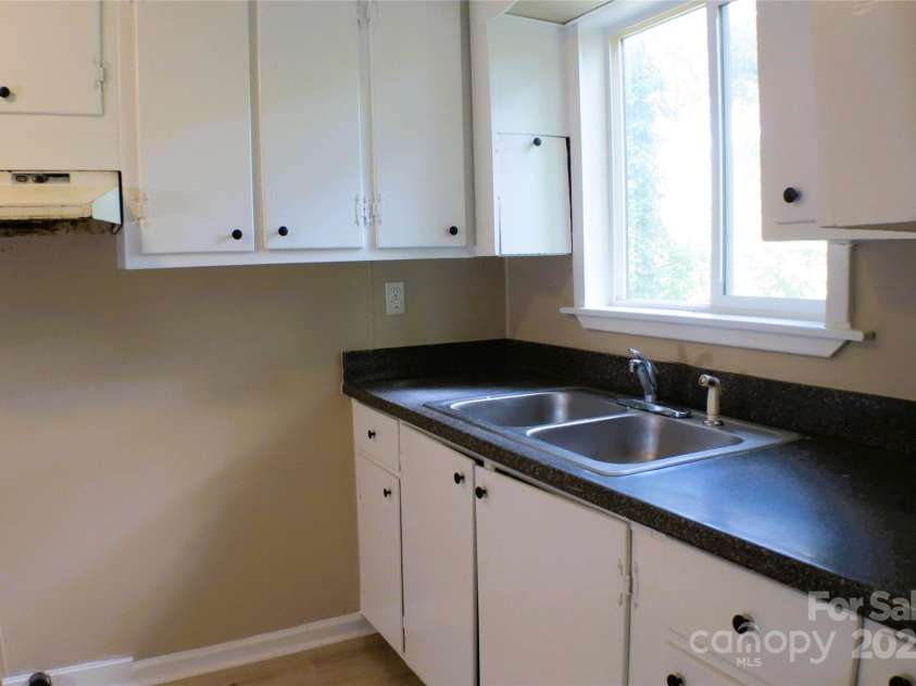 216 Georgia Avenue, Bessemer City, NC 28016.  MLS# CAR4295353, YatesRealty ID 8098. 