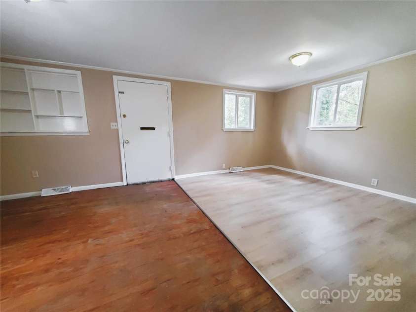 216 Georgia Avenue, Bessemer City, NC 28016.  MLS# CAR4295353, YatesRealty ID 8098. 