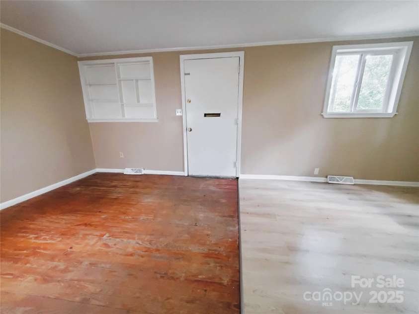 216 Georgia Avenue, Bessemer City, NC 28016.  MLS# CAR4295353, YatesRealty ID 8098. 