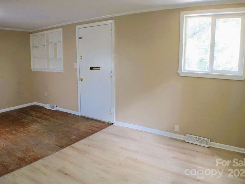 216 Georgia Avenue, Bessemer City, NC 28016.  MLS# CAR4295353, YatesRealty ID 8098. 