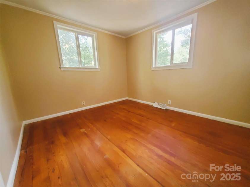 216 Georgia Avenue, Bessemer City, NC 28016.  MLS# CAR4295353, YatesRealty ID 8098. 