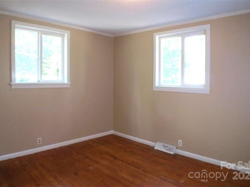 216 Georgia Avenue, Bessemer City, NC 28016.  MLS# CAR4295353, YatesRealty ID 8098. 