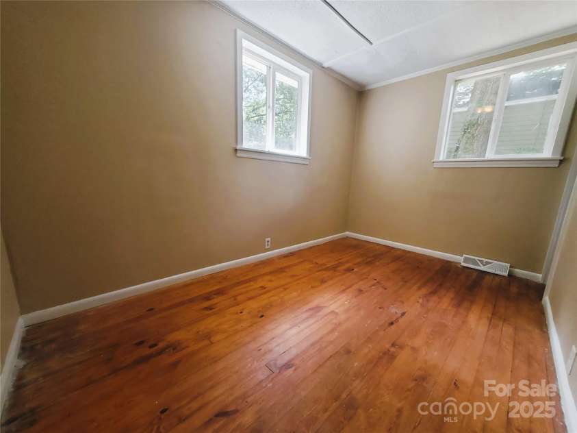 216 Georgia Avenue, Bessemer City, NC 28016.  MLS# CAR4295353, YatesRealty ID 8098. 