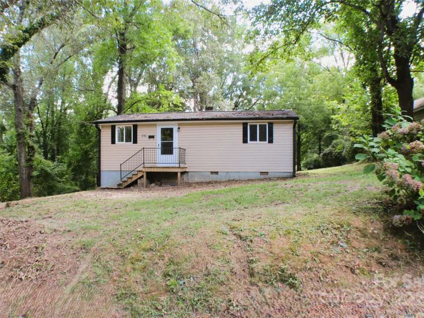 216 Georgia Avenue, Bessemer City, NC 28016.  MLS# CAR4295353, YatesRealty ID 8098. 