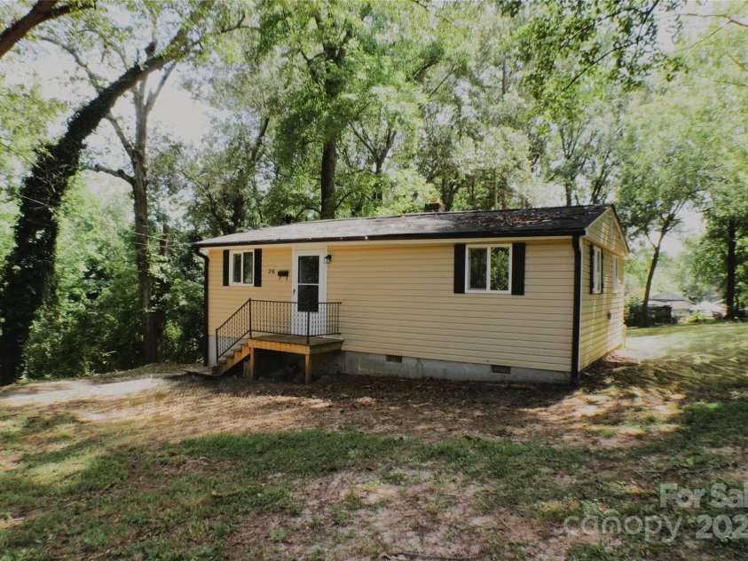 216 Georgia Avenue, Bessemer City, NC 28016.  MLS# CAR4295353, YatesRealty ID 8098. 