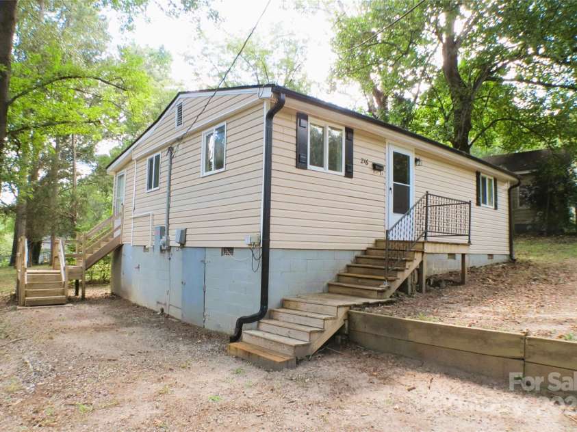 216 Georgia Avenue, Bessemer City, NC 28016.  MLS# CAR4295353, YatesRealty ID 8098. 