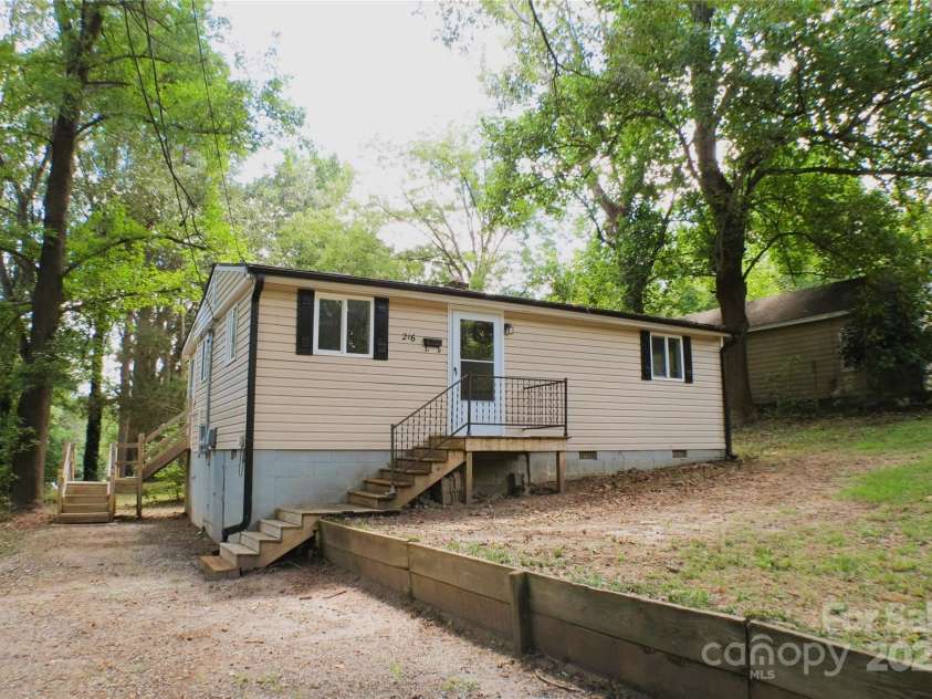 216 Georgia Avenue, Bessemer City, NC 28016.  MLS# CAR4295353, YatesRealty ID 8098. 