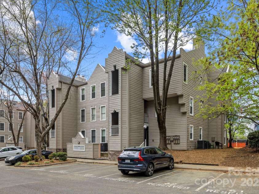306 Cedar Street, Charlotte, NC 28202.  MLS# CAR4240270, YatesRealty ID 8099. 