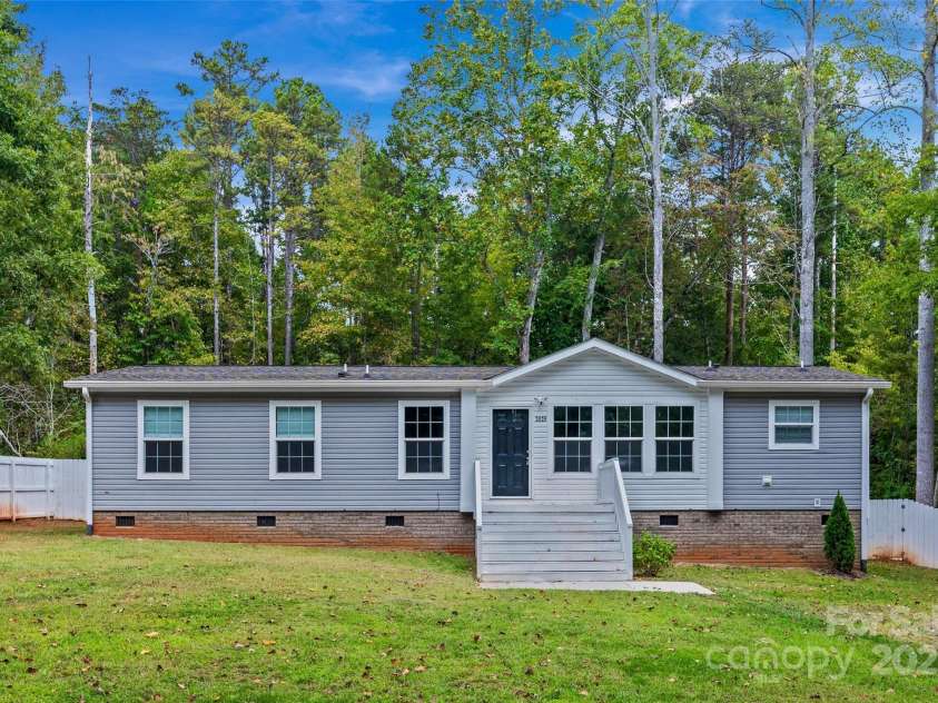 2025 Kisatchie Drive, Hickory Grove, SC 29717.  MLS# CAR4305487, YatesRealty ID 810. 