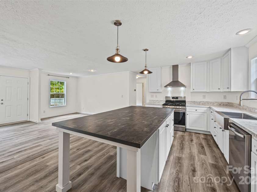 2025 Kisatchie Drive, Hickory Grove, SC 29717.  MLS# CAR4305487, YatesRealty ID 810. 