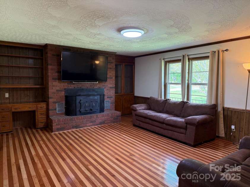 370 Sherrill Farm Road, Lincolnton, NC 28092.  MLS# CAR4249674, YatesRealty ID 8100. 