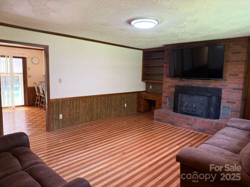 370 Sherrill Farm Road, Lincolnton, NC 28092.  MLS# CAR4249674, YatesRealty ID 8100. 