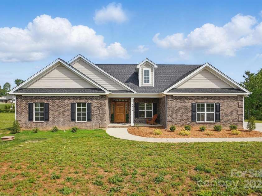 3013 Isle Lane, Monroe, NC 28110.  MLS# CAR4307338, YatesRealty ID 8101. 