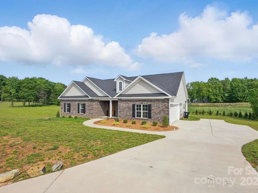 3013 Isle Lane, Monroe, NC 28110.  MLS# CAR4307338, YatesRealty ID 8101. 