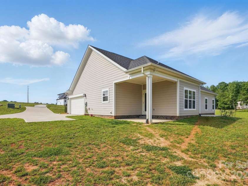 3013 Isle Lane, Monroe, NC 28110.  MLS# CAR4307338, YatesRealty ID 8101. 
