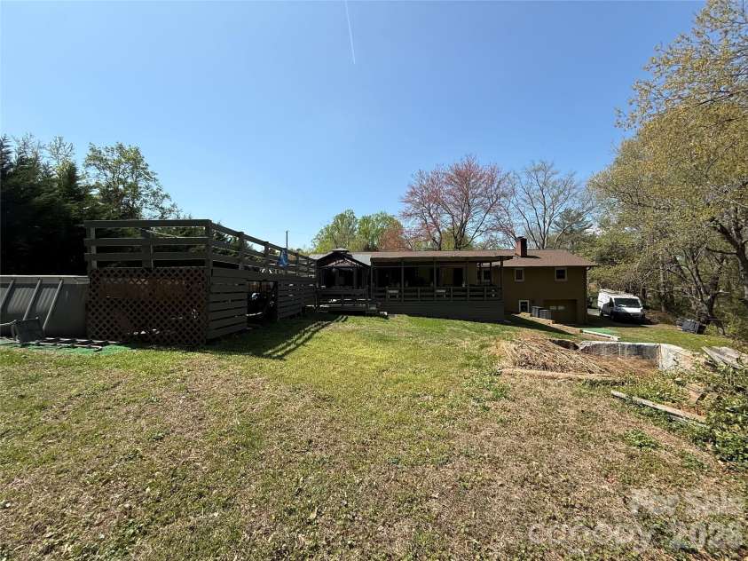 3309 40th Avenue Place, Hickory, NC 28601.  MLS# CAR4364817, YatesRealty ID 8102. 