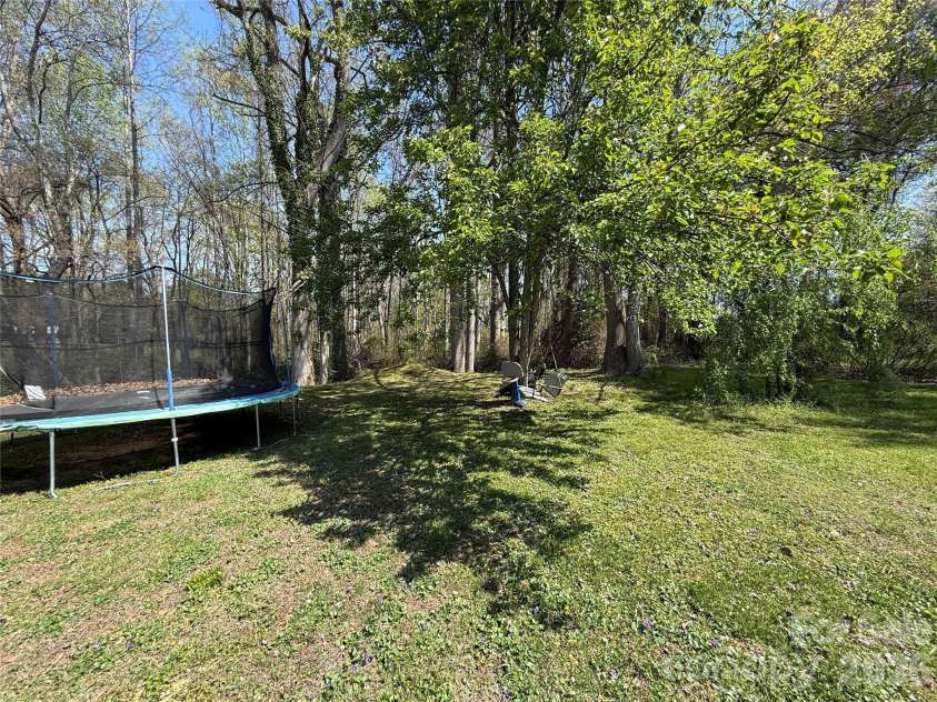 3309 40th Avenue Place, Hickory, NC 28601.  MLS# CAR4364817, YatesRealty ID 8102. 