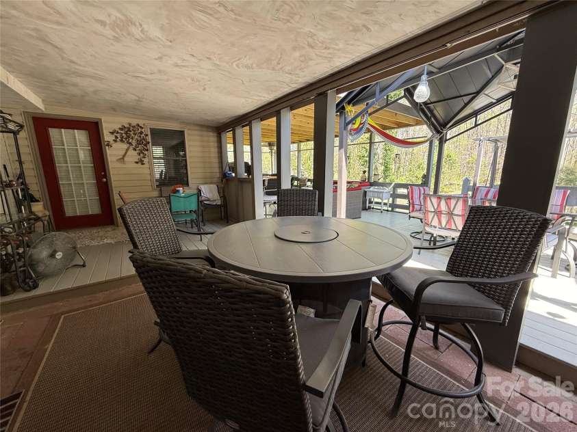 3309 40th Avenue Place, Hickory, NC 28601.  MLS# CAR4364817, YatesRealty ID 8102. 