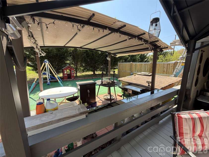 3309 40th Avenue Place, Hickory, NC 28601.  MLS# CAR4364817, YatesRealty ID 8102. 