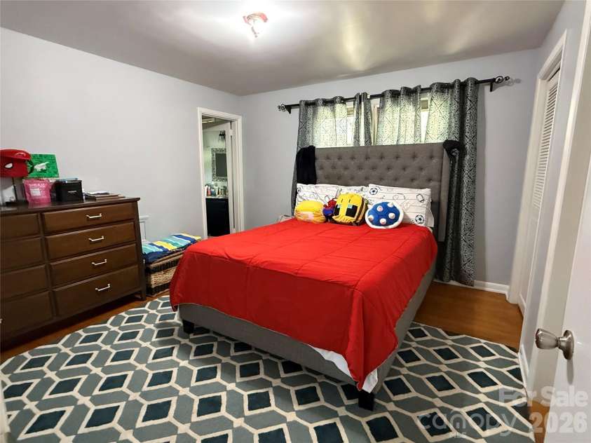 3309 40th Avenue Place, Hickory, NC 28601.  MLS# CAR4364817, YatesRealty ID 8102. 