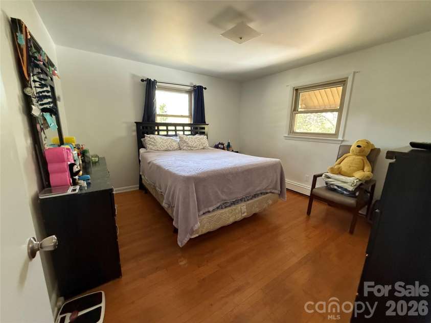 3309 40th Avenue Place, Hickory, NC 28601.  MLS# CAR4364817, YatesRealty ID 8102. 