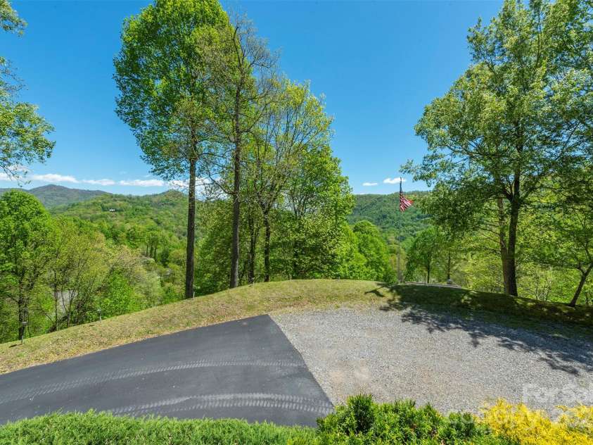 700 Cool August Heights, Waynesville, NC 28785.  MLS# CAR4135442, YatesRealty ID 8102. 