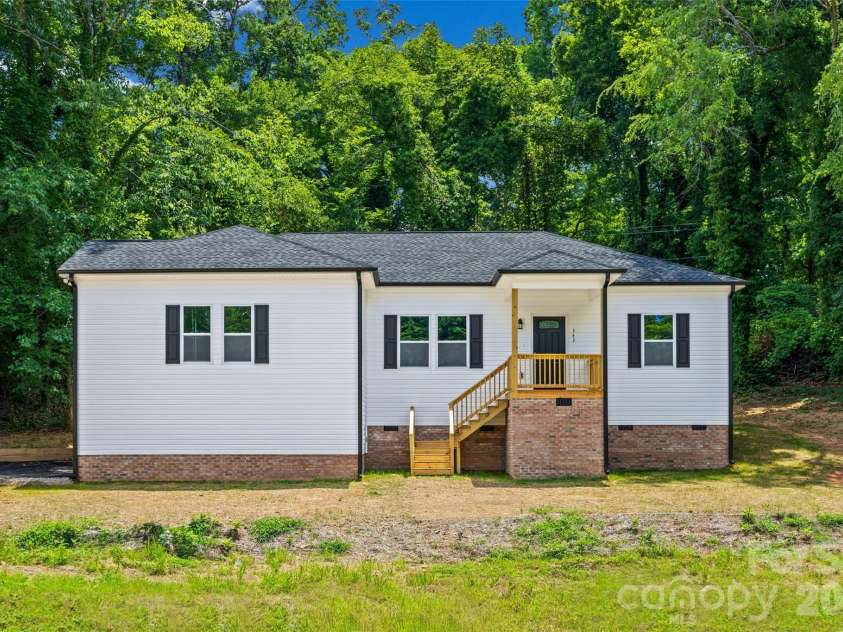 343 Oak Street, York, SC 29745.  MLS# CAR4364078, YatesRealty ID 8103. .61 Acre Lot
