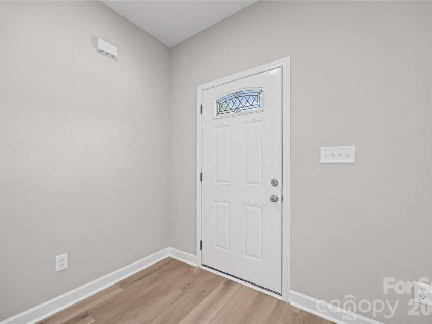 343 Oak Street, York, SC 29745.  MLS# CAR4364078, YatesRealty ID 8103. Entry