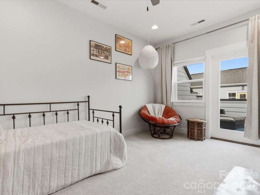 1013 36th Street, Charlotte, NC 28205.  MLS# CAR4363833, YatesRealty ID 8104. 3rd Floor Flex Space