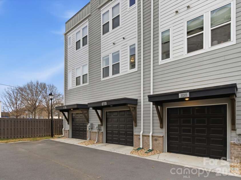 1013 36th Street, Charlotte, NC 28205.  MLS# CAR4363833, YatesRealty ID 8104. 