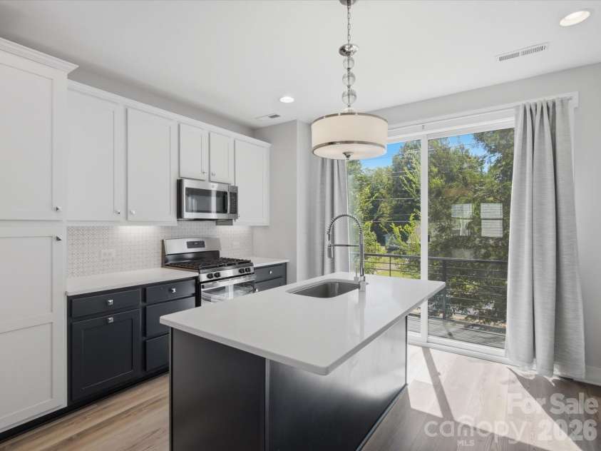 1013 36th Street, Charlotte, NC 28205.  MLS# CAR4363833, YatesRealty ID 8104. 