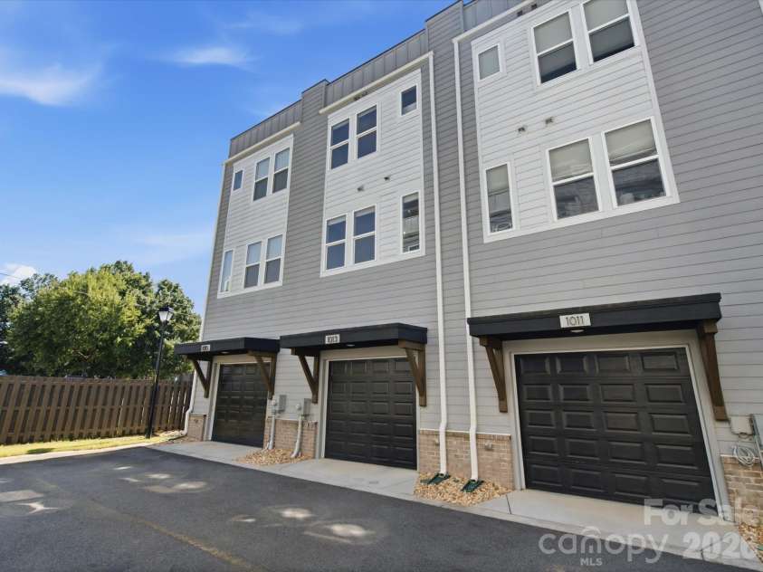 1013 36th Street, Charlotte, NC 28205.  MLS# CAR4363833, YatesRealty ID 8104. 